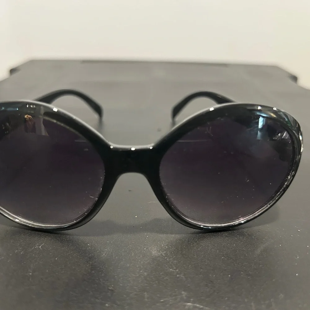 Youth oversized Elegant Black Sunglasses with Bling